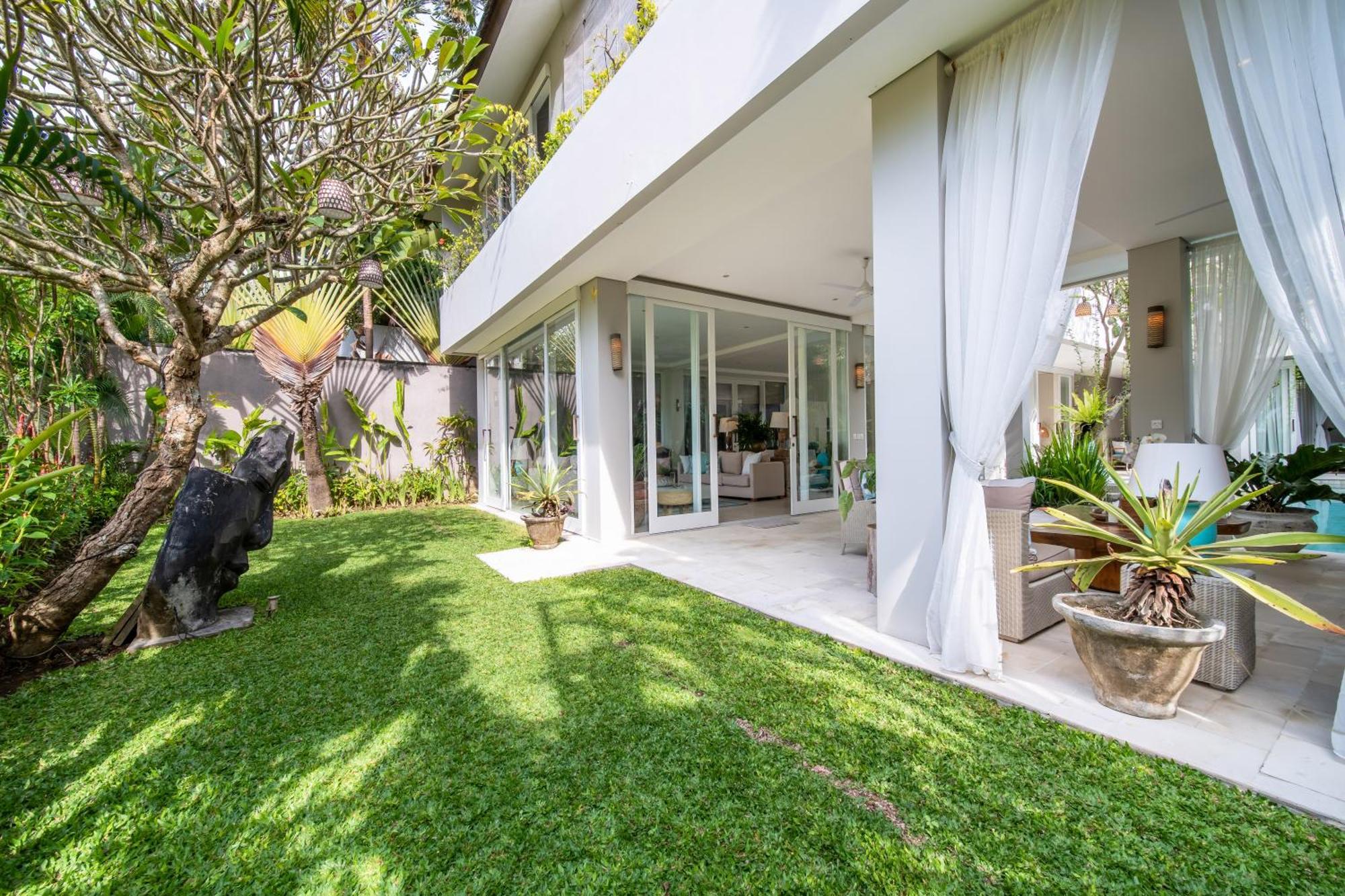Villa Sunsara 4 - Enchanting 4Br Villa In A Great Location Canggu Kültér fotó